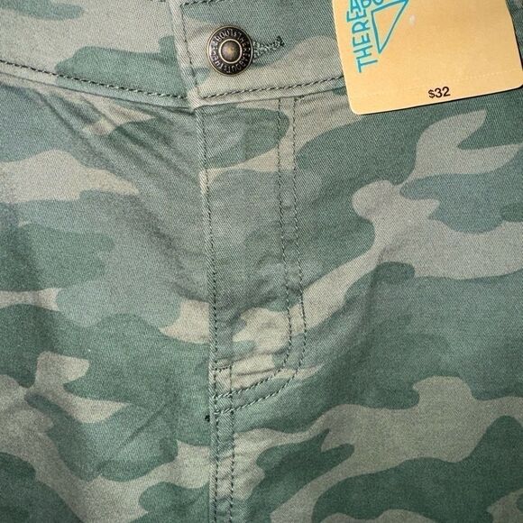 Boys Adjustable Waist Cargo Shorts – Husky 16, NWT – Ready for Adventure! - Picture 4 of 7